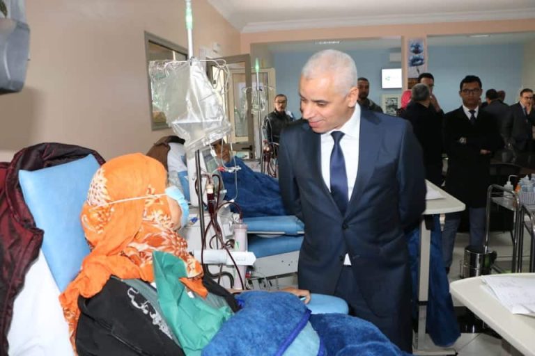 مغرب تايمز - كيف سيرضى"المرضى" بالعرض الصحي في ظل سخط الشغيلة؟ وما الحلول!!