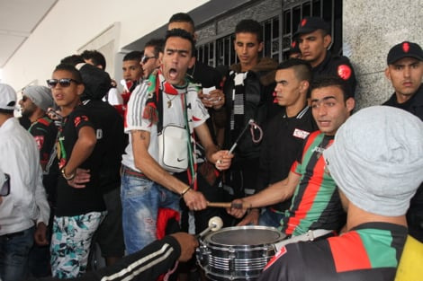 مغرب تايمز - الجماهير العسكرية ترفض بـــــ"غضب" شروط التنقّل إلى أكادير