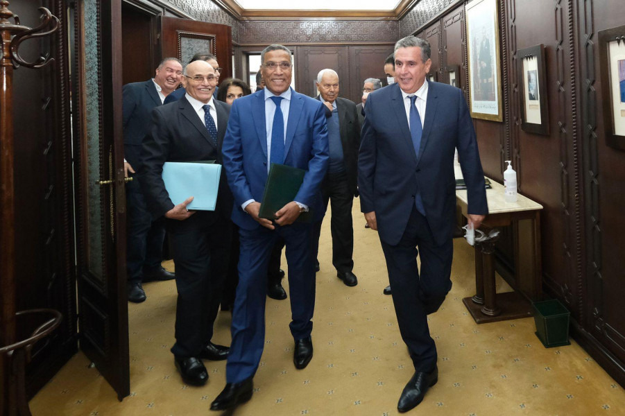 مغرب تايمز - 95 في المائة من الموظفين والأجراء غير راضين عن مخرجات الحوار الاجتماعي