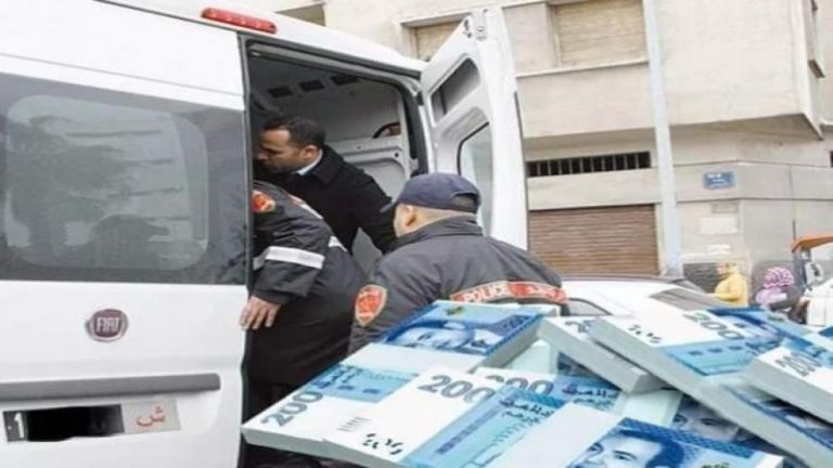 مغرب تايمز - التحقيق مع موثق "مشهور" في قضية البرلماني "مول 63 مليار"