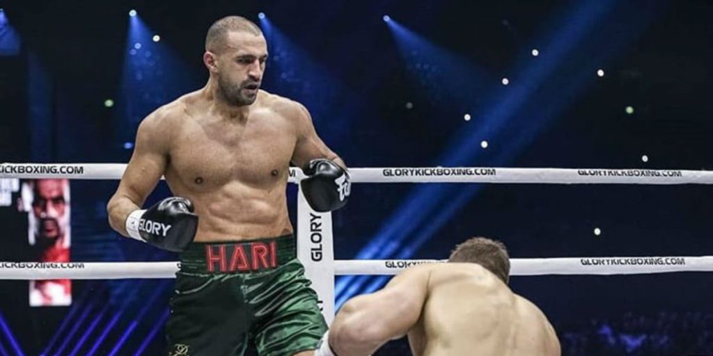 مغرب تايمز - بدر هاري عائد إلى حلبة النزال مع هذا البطل