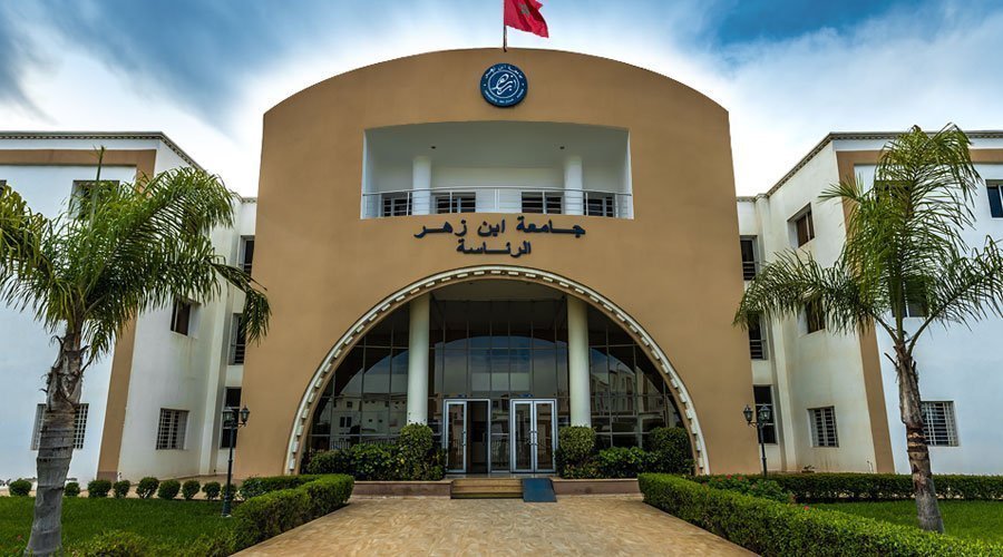 مغرب تايمز - فضيحة بقلب جامعة ابن زهر.. موظف يحتال على أموال مواطنين منهم طلبة