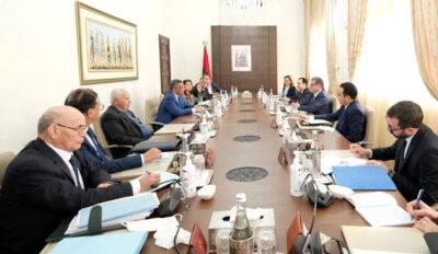 مغرب تايمز - المركزيات النقابية " غاضبة " من الإتفاق الثلاثي