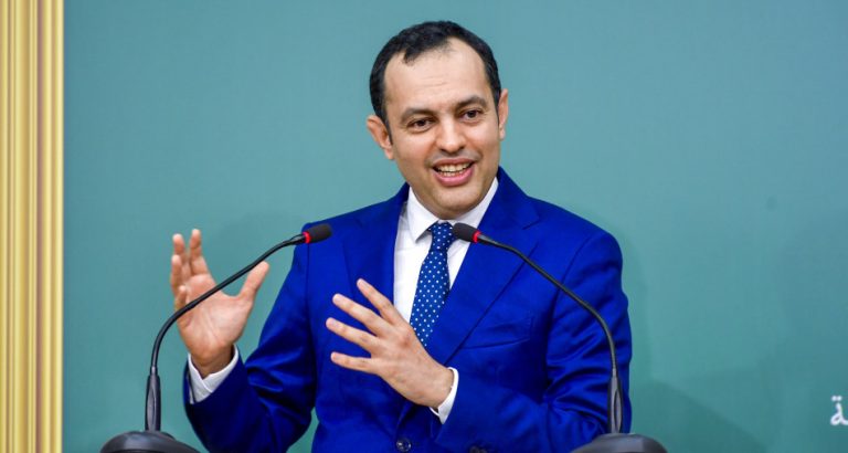 مغرب تايمز - القضية فيها إن " وزير يتراجع عن قرار إعفاء زوجة أوزين من منصبها "