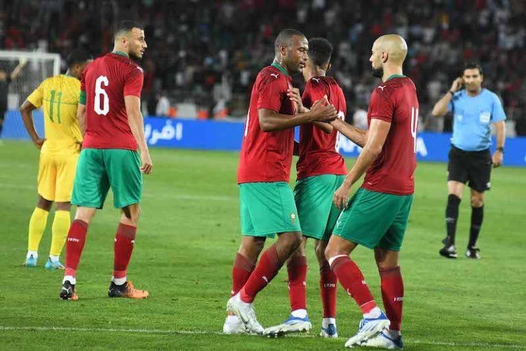 مغرب تايمز - أسود الأطلس يشتكون من الظلم التحكيمي خلال أولى مباريات "الكان"