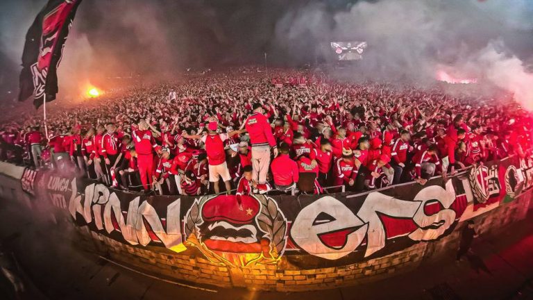 مغرب تايمز - بعد نهاية الديربي"الوينرز" ينتفض في وجه التحكيم