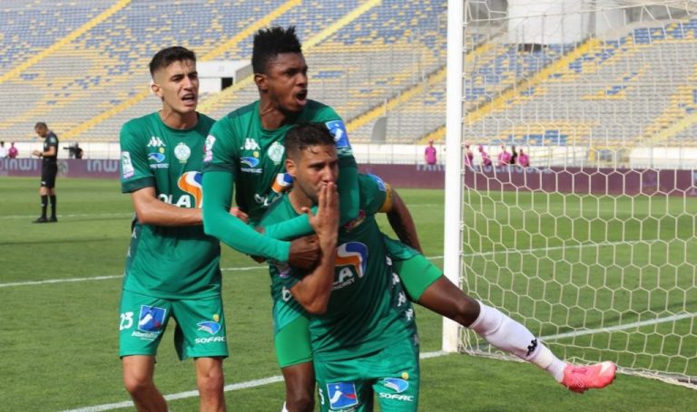 مغرب تايمز - لاعبو الرجاء يتوصلون بـــ"منحة" الديربي