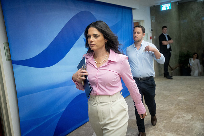 مغرب تايمز - وزيرة الداخلية الإسرائيلية في زيارة رسمية إلى المملكة لجلب اليد العاملة المغربية