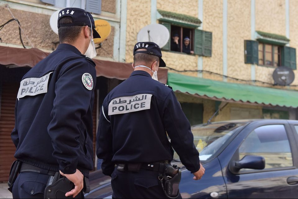 مغرب تايمز - السلطات الأمنية بأكادير ترفعُ درجة اليقظة وتطيحُ بأكبر تجار المخدرات