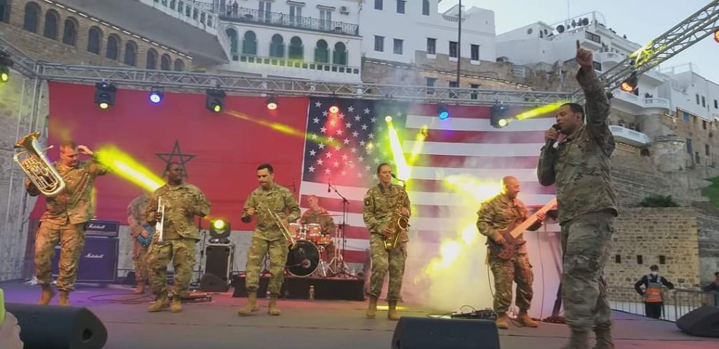 مغرب تايمز - فرقة "فري غروف" الموسيقية للجيش الأمريكي تضرب للجمهور الأكاديري موعدا بساحة الوحدة