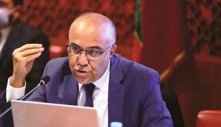 مغرب تايمز - وزير التعليم العالي يعد الطلبة العائدين من أوكرانيا بالطي النهائي لملفهم