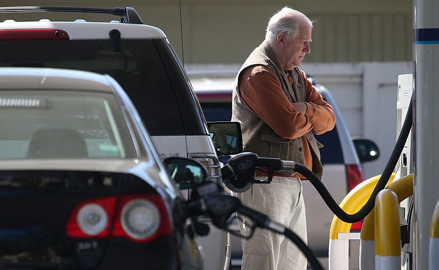 مغرب تايمز - مواطنون يسرقون "الوقود" بطرق "غير مألوفة" ويعيدون بيعه عبر "الأنترنيت"