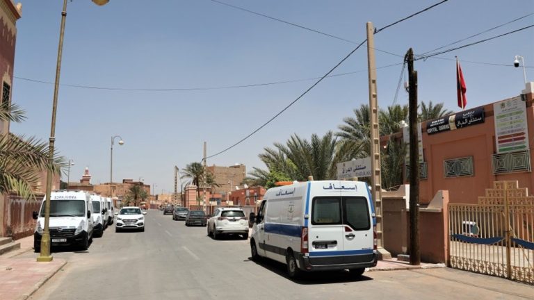مغرب تايمز - غياب الطبيب والعلاجات الأولية.. مطالب بالتحقيق في وفاة طفل بورزازات