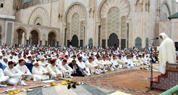 مغرب تايمز - بمذكرة رسمية… خطباء المساجد بالمغرب يرتدون "زيّا موحدا"