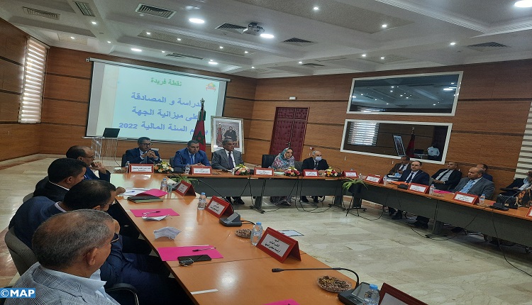مغرب تايمز - أعضاء بمجلس كلميم يثورون في وجه التجمعي الطالبي ويطالبون بفتح تحقيق في صفقات عمومية