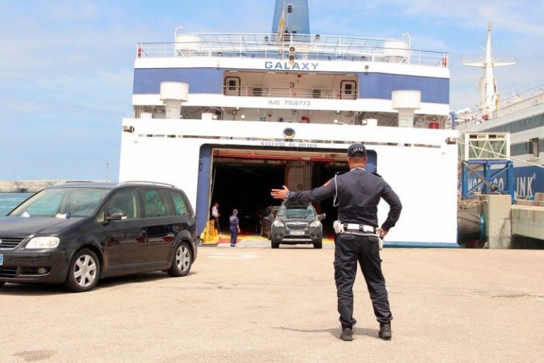 مغرب تايمز - توقيف مغربي بميناء طنجة يكشف عن "مفاجأة غريبة"