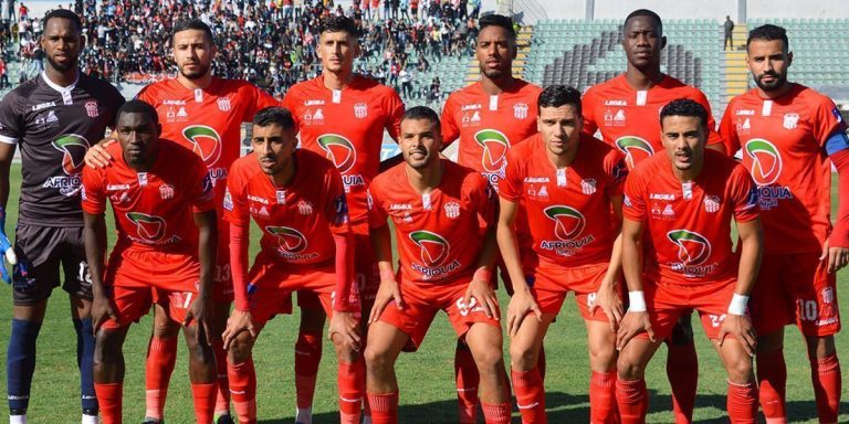 مغرب تايمز - حسنية أكادير يضم أولى صفقاته الصيفية