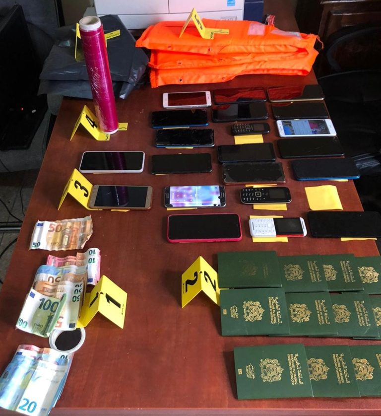 مغرب تايمز - تفاصيل توقيف عصابة للإتجار بالبشر بكل من بيوكرى وايت ملول (صور)