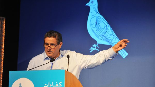 مغرب تايمز - هل تنكّر أخنوش وحزبه للراحل الستوكي "مؤسس إعلام حزب الحمامة"؟