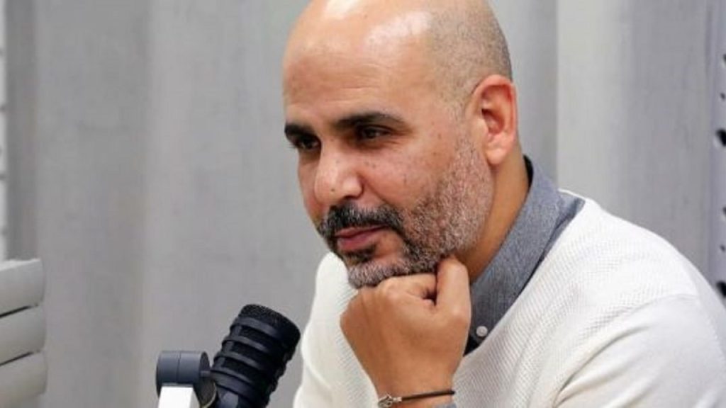 مغرب تايمز - "الرمضاني" يدافع عن أخنوش